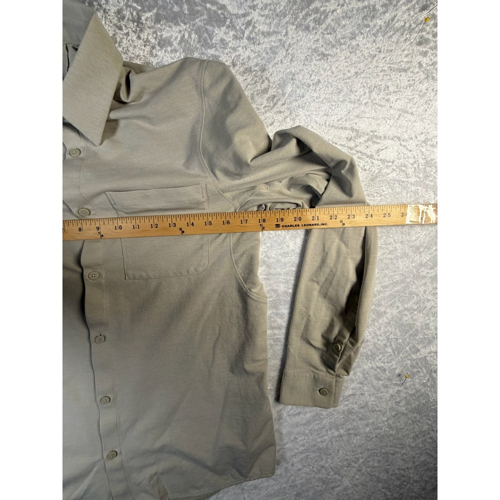Lululemon Mens Long Sleeve Button Up Shirt Tan Khaki Tech Performance Small - Picture 5 of 9